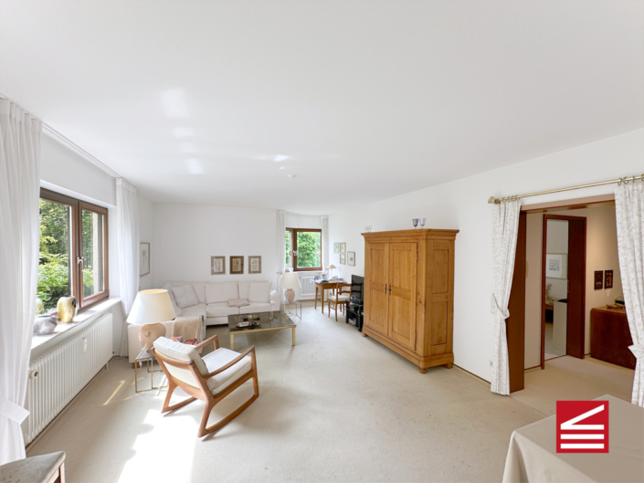 1-1539_04_neu_Wohn- Esszimmer Blick Richtung Flur