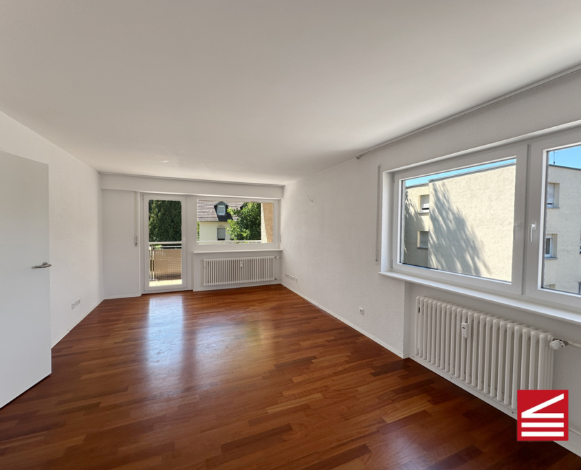 1-1547_08_ Wohnen - Blick Richtung Balkon