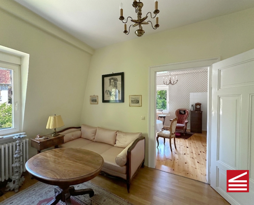 1-1548_08_ Lesezimmer, Blick ins Esszimmer